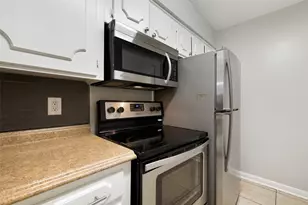 5204 Arboles Dr, Houston, TX 77035 - Photo 15