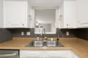 5204 Arboles Dr, Houston, TX 77035 - Photo 13