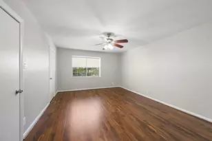 5204 Arboles Dr, Houston, TX 77035 - Photo 19