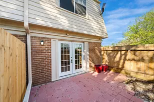 5204 Arboles Dr, Houston, TX 77035 - Photo 23
