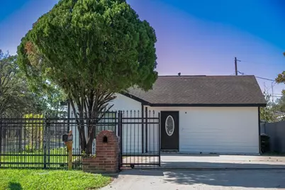 4803 Robertson Street, Houston, TX 77009 - Photo 1
