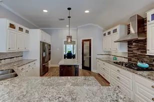 2901 Harvest Hill Dr, Friendswood, TX 77546 - Photo 3