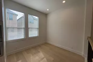 10607 Enclave Shadows Ct, Houston, TX 77043 - Photo 17