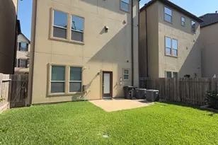 10607 Enclave Shadows Ct, Houston, TX 77043 - Photo 25