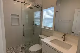 10607 Enclave Shadows Ct, Houston, TX 77043 - Photo 13