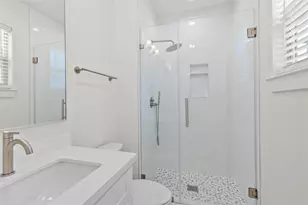10607 Enclave Shadows Ct, Houston, TX 77043 - Photo 33