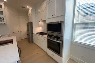 10607 Enclave Shadows Ct, Houston, TX 77043 - Photo 7