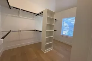 10607 Enclave Shadows Ct, Houston, TX 77043 - Photo 11