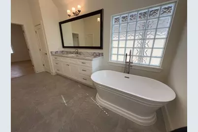10607 Enclave Shadows Court, Houston, TX 77043 - Photo 5