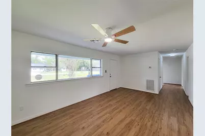 2605 W Dumble Street, Alvin, TX 77511 - Photo 7