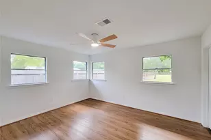 2605 W Dumble St, Alvin, TX 77511 - Photo 23