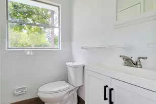 2605 W Dumble St, Alvin, TX 77511 - Photo 27