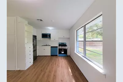2605 W Dumble Street, Alvin, TX 77511 - Photo 13