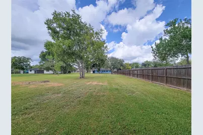 2605 W Dumble Street, Alvin, TX 77511 - Photo 45