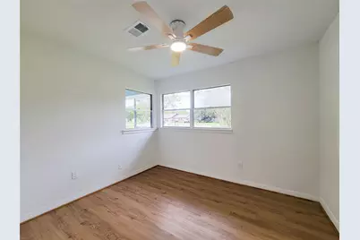 2605 W Dumble Street, Alvin, TX 77511 - Photo 25