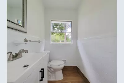2605 W Dumble Street, Alvin, TX 77511 - Photo 23