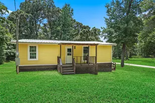 601 Faulkner Ave, Coldspring, TX 77331 - Photo 1