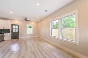 4723 Mallow St, Houston, TX 77033 - Photo 7