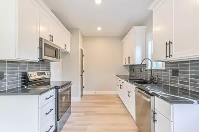 4723 Mallow Street, Houston, TX 77033 - Photo 11