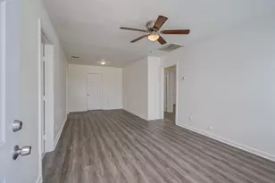 5213 Malmedy Rd, Houston, TX 77033 - Photo 7