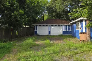 4611 Nevada, Dickinson, TX 77539 - Photo 9