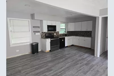 4611 Nevada, Dickinson, TX 77539 - Photo 3