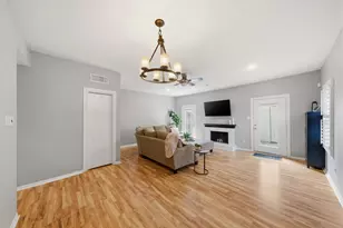 864 Augusta Dr, Houston, TX 77057 - Photo 5