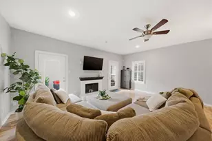 864 Augusta Dr, Houston, TX 77057 - Photo 7