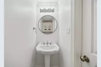 725 E 13th 1/2 Street, Houston, TX 77008 - Photo 25