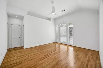 725 E 13th 1/2 Street, Houston, TX 77008 - Photo 17