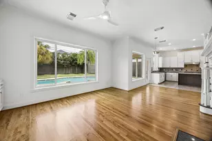 725 E 13th 1/2 St, Houston, TX 77008 - Photo 13