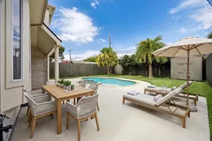 725 E 13th 1/2 St, Houston, TX 77008 - Photo 39