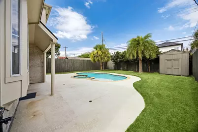 725 E 13th 1/2 Street, Houston, TX 77008 - Photo 27