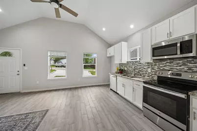 396 Westchase, Montgomery, TX 77316 - Photo 7