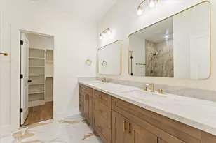 9109 Henrietta St, Houston, TX 77088 - Photo 19