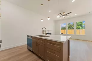 9109 Henrietta St, Houston, TX 77088 - Photo 3