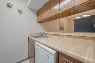 2201 Fountain View Dr, Houston, TX 77057 - Photo 13