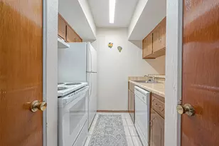 2201 Fountain View Dr, Houston, TX 77057 - Photo 11