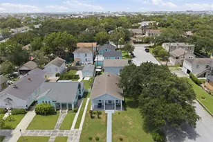 4702 Ave N 1/2, Galveston, TX 77551 - Photo 21