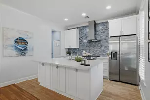 4702 Ave N 1/2, Galveston, TX 77551 - Photo 7