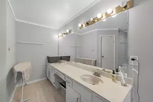 880 Tully Rd, Houston, TX 77079 - Photo 17