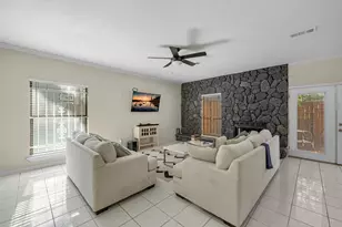 880 Tully Rd, Houston, TX 77079 - Photo 7