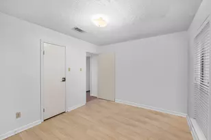 880 Tully Rd, Houston, TX 77079 - Photo 21