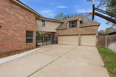 16215 Lakewood Grove Drive, Tomball, TX 77377 - Photo 5