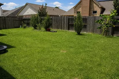 13827 McKinney Creek Lane, Houston, TX 77044 - Photo 15