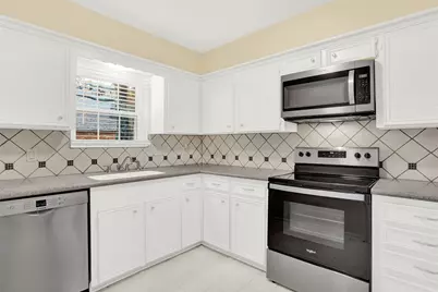 1870 Saxony Lane, Nassau Bay, TX 77058 - Photo 3