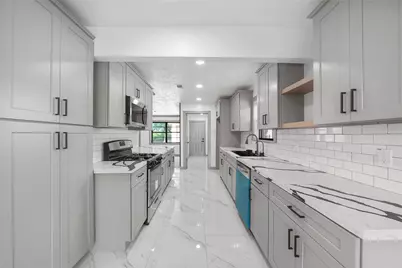 6011 Green Falls Drive, Houston, TX 77088 - Photo 11