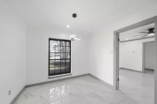 6011 Green Falls Dr, Houston, TX 77088 - Photo 9