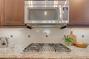 3223 Maxroy St, Houston, TX 77008 - Photo 13