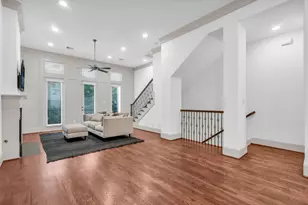 3223 Maxroy St, Houston, TX 77008 - Photo 9
